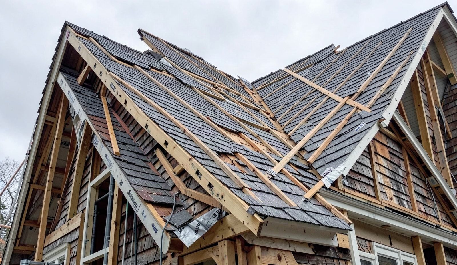 Grandview Heights Roofing Skilled Hands At Work